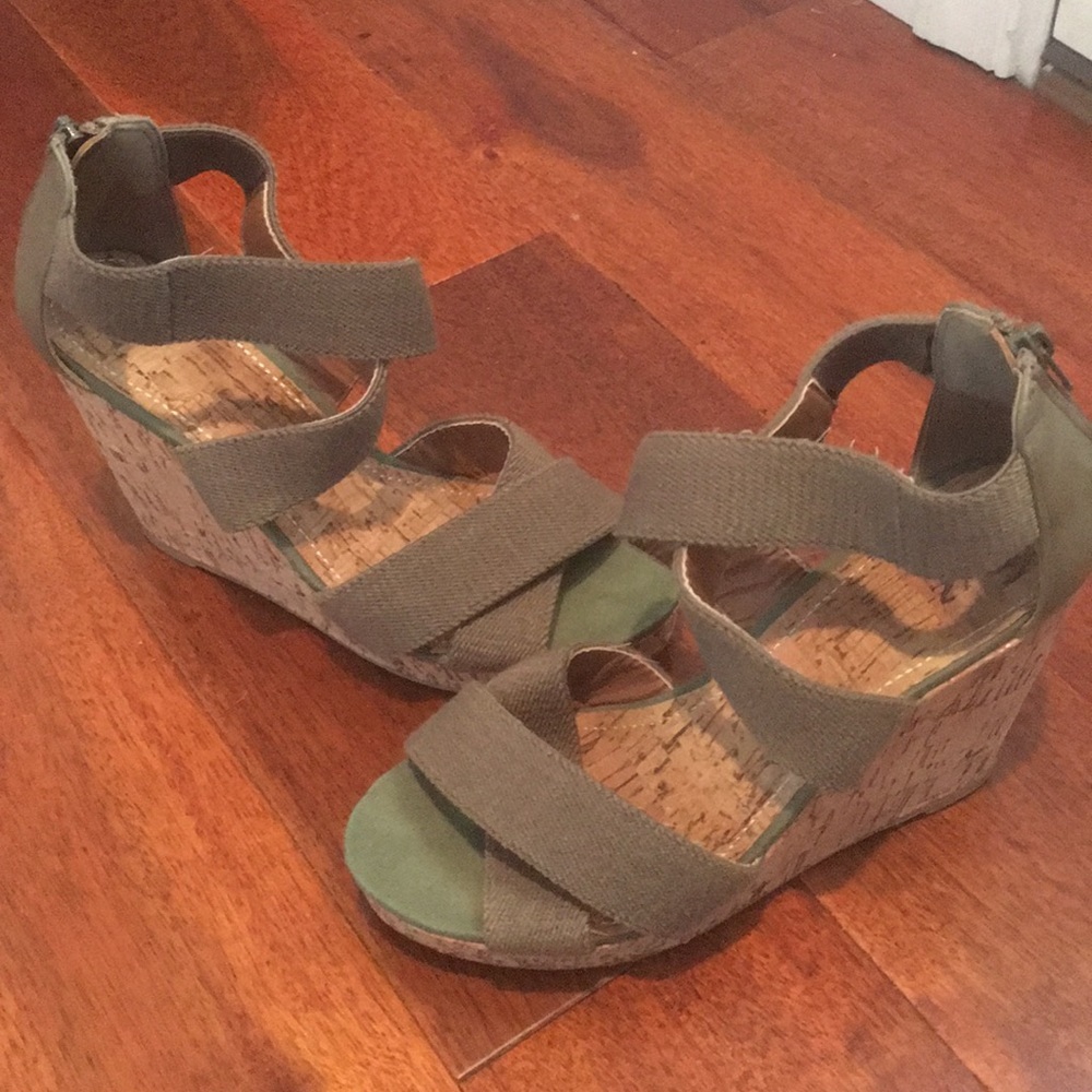 Green cork wedge🌸